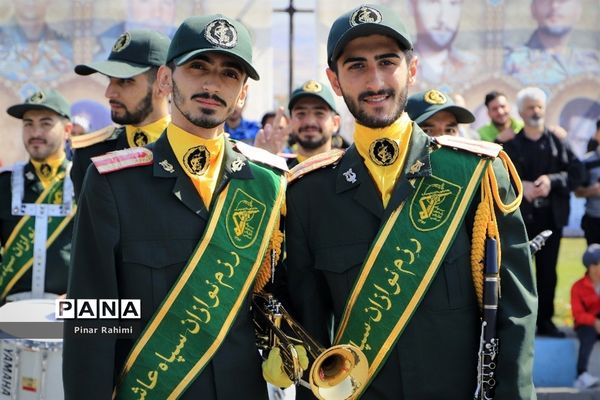 مراسم رژه روز ارتش در تبریز