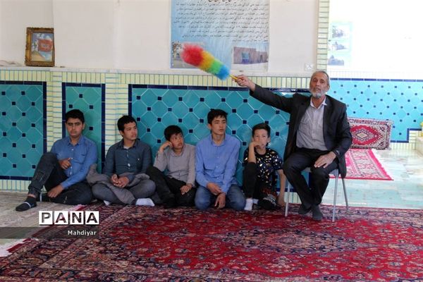 محفل انس با قرآن در امام‌زاده علی(ع) روستای جعفرآباد بخش جوادآباد