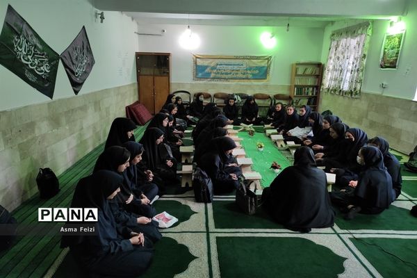 مراسم افطاری در دبیرستان شرف ناحیه 4 مشهد مقدس