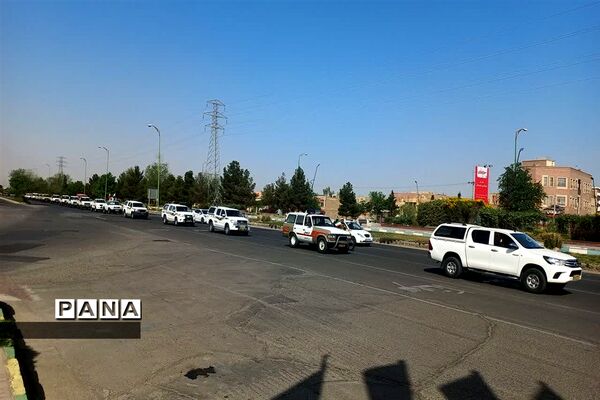 مراسم رژه نیروهای مسلح به مناسبت روز ارتش در شهرستان‌های آران و بیدگل و کاشان