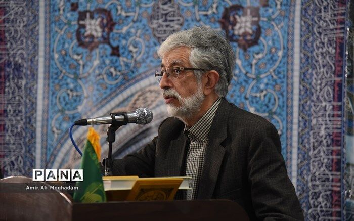 همه نیروهای انقلاب برای یک کار تشکیلاتی سازمان‌یافته آماده باشند