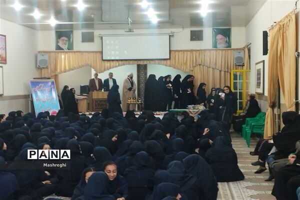 جشن ستارگان و سفره ضیافت افطاری در دبیرستان شاهد مس‌فروش کاشان