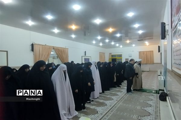 جشن ستارگان و سفره ضیافت افطاری در دبیرستان شاهد مس‌فروش کاشان