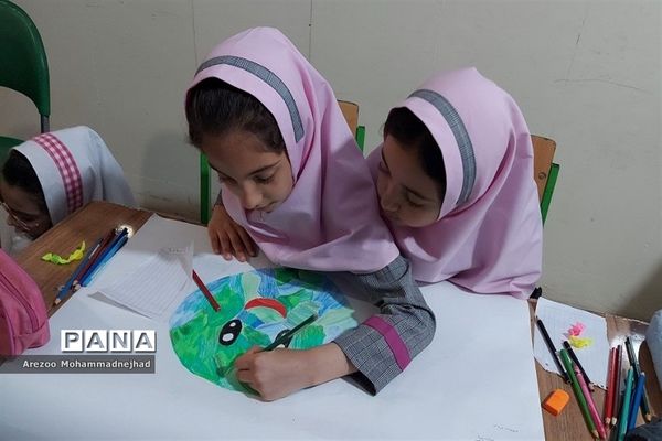 مسابقه نقاشی زمین پاک در پژوهش‌سرای باقرالعلوم قرچک