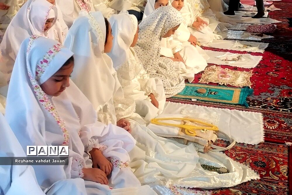 جشن تکلیف روزه اولی در دبستان شقایق