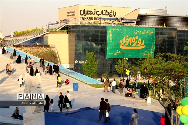 نخستین اجتماع 30 هزار نفری  روزه اولی‌ها