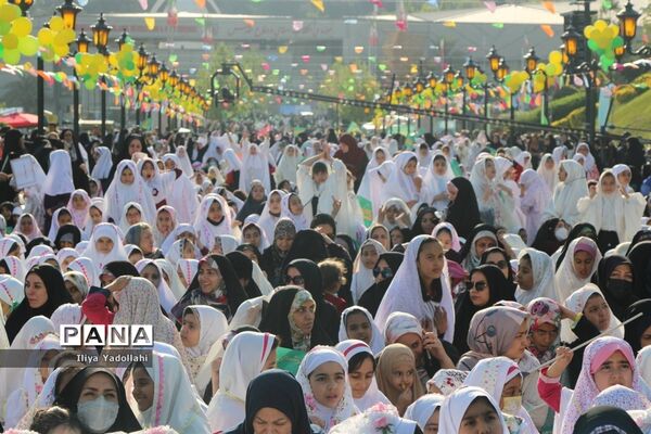 نخستین اجتماع 30 هزار نفری  روزه اولی‌ها