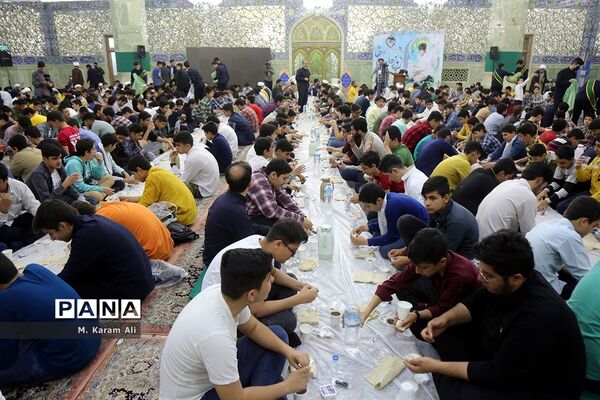 جشن پسران روزه‌اولی در حرم حضرت معصومه(س)