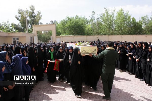 میزبانی باشکوه مدارس شهرستان میبد از شهید گمنام
