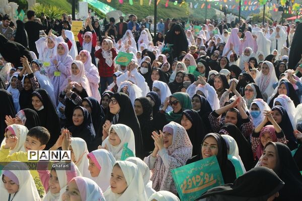 حضور فعال دانش‌آموزان و فرهنگیان منطقه ۱۳ در جشن روزه اولی‌های شهر تهران