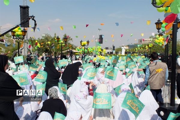 حضور فعال دانش‌آموزان و فرهنگیان منطقه ۱۳ در جشن روزه اولی‌های شهر تهران