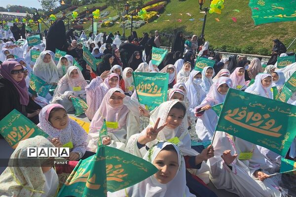 حضور پرشور دانش‌آموزان دختر منطقه 4 در جشن بزرگ روزه اولی‌ها