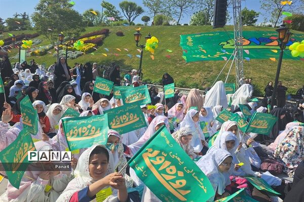 حضور پرشور دانش‌آموزان دختر منطقه 4 در جشن بزرگ روزه اولی‌ها