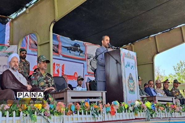 مراسم سان و رژه خودرویی نیروهای مسلح به‌مناسبت روز ارتش در بیرجند