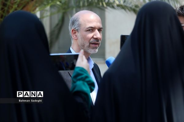 حاشیه جلسه هیات دولت -30 فروردین