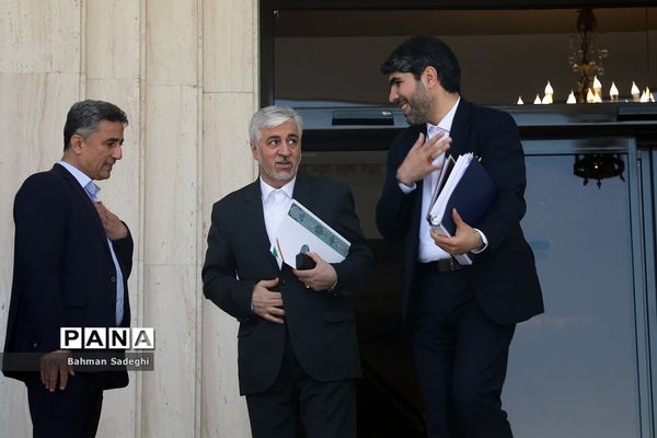 حاشیه جلسه هیات دولت -30 فروردین