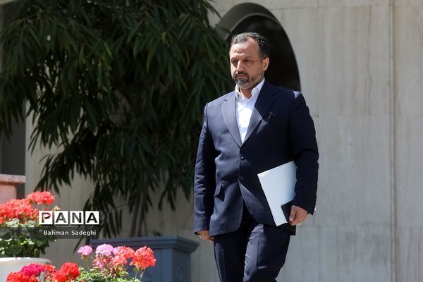 حاشیه جلسه هیات دولت -30 فروردین