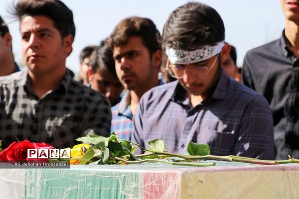 میزبانی دبیرستان شاهد حضرت ولی‌عصر(عج) میبد از شهید گمنام دوران دفاع مقدس