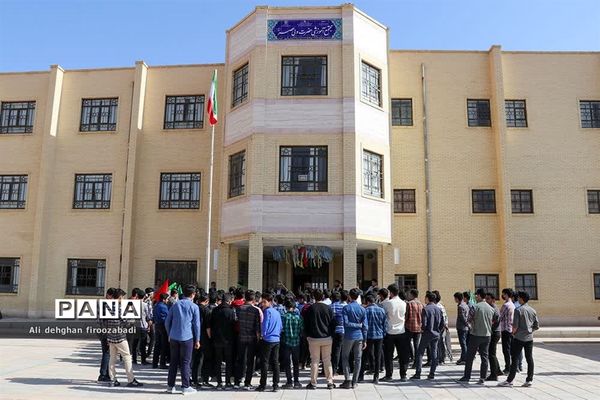میزبانی دبیرستان شاهد حضرت ولی‌عصر(عج) میبد از شهید گمنام دوران دفاع مقدس