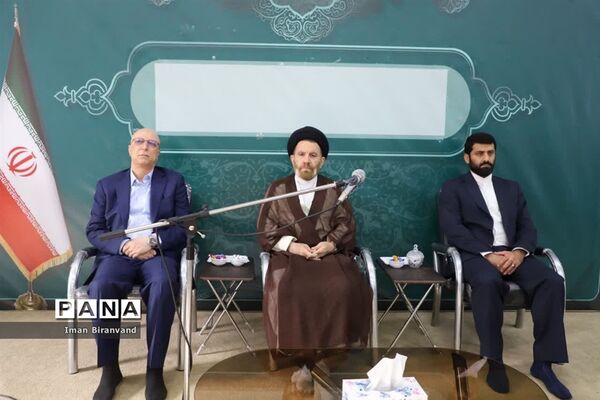 دیدار وزیر علوم، تحقیقات و فناوری با نماینده ولی فقیه در استان