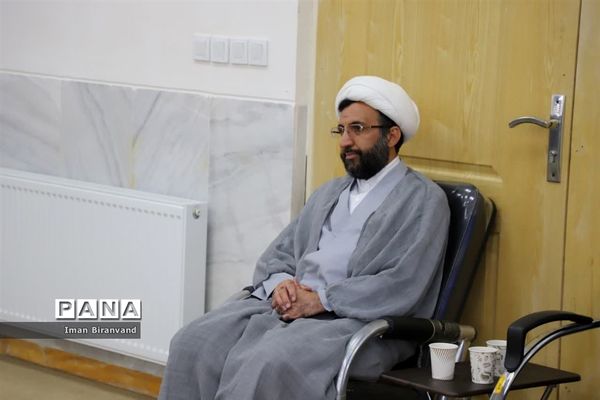 دیدار وزیر علوم، تحقیقات و فناوری با نماینده ولی فقیه در استان