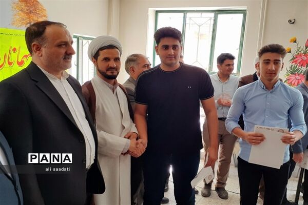 آیین تجلیل از برترین های آموزشگاه متوسطه دوم شبانه روزی پسرانه اسدالله صفایی شهر لایین شهرستان کلات