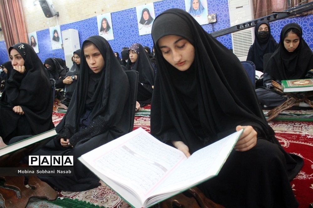 کسب رتبه اول رشته‌-دانش‌آموز در مسابقات قرآن توسط قم