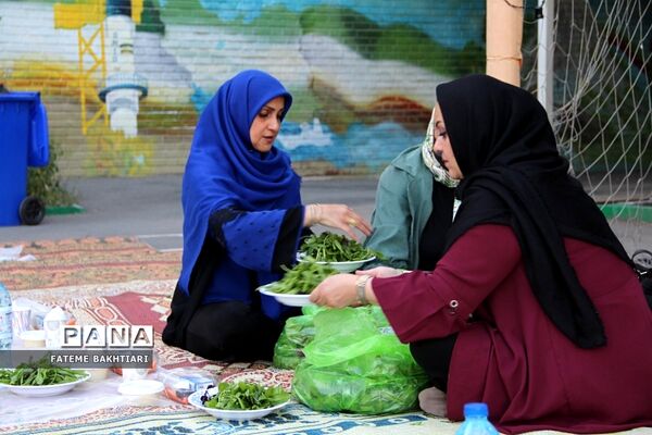 مراسم افطاری در دبیرستان حضرت زینب(س) ناحیه یک شهرری