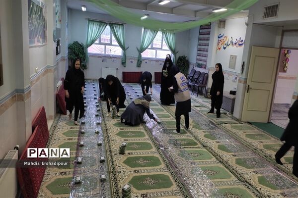 برگزاری ضیافت افطاری در دبیرستان شاهد‌ کوثر شهرستان رباط‌کریم