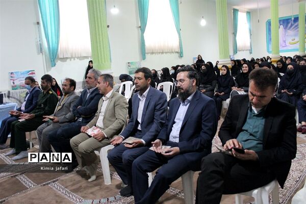 برگزاری یادواره شهدای (نسل آلاله‌ها) در دبیرستان شاهد مطهره