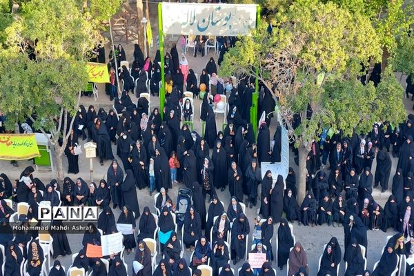 برگزاری اجتماع‌ خانوادگی‌ مدافعان‌ حریم‌ خانواده و حجاب در نایین
