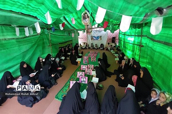 برگزاری اجتماع‌ خانوادگی‌ مدافعان‌ حریم‌ خانواده و حجاب در نایین