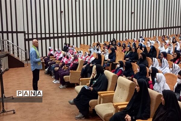 برگزاری همایش رهبران جوان سازمان دانش‌آموزی ناحیه ۳ کرج