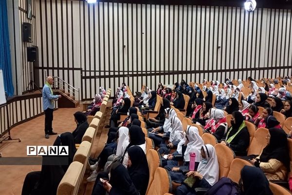 برگزاری همایش رهبران جوان سازمان دانش‌آموزی ناحیه ۳ کرج