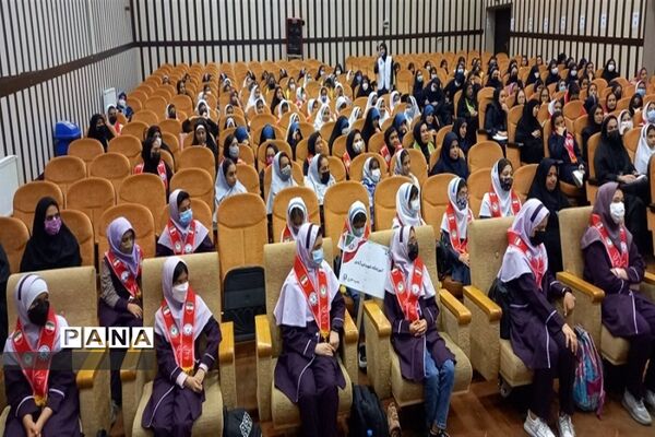 برگزاری همایش رهبران جوان سازمان دانش‌آموزی ناحیه ۳ کرج