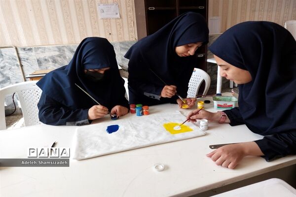 برگزاری طرح نقاشی همگانی در دبیرستان شاهد تقوا پیشگان