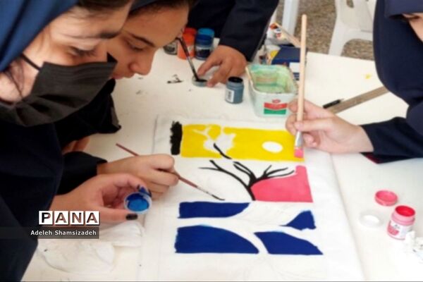 برگزاری طرح نقاشی همگانی در دبیرستان شاهد تقوا پیشگان