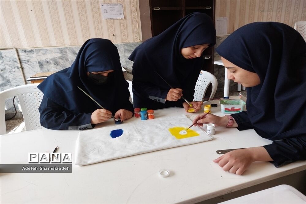 برگزاری طرح نقاشی همگانی در دبیرستان شاهد تقوا پیشگان