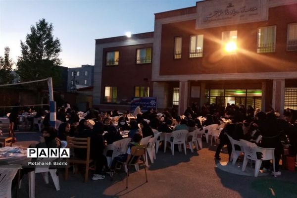 محفل جزء‌خوانی قرآن‌کریم درآموزشگاه فرزانگان نوبت اول اسلامشهر