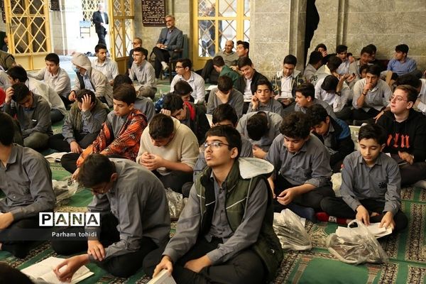 مراسم محفل انس با قرآن در واپسین روز های ماه رمضان در شهریار