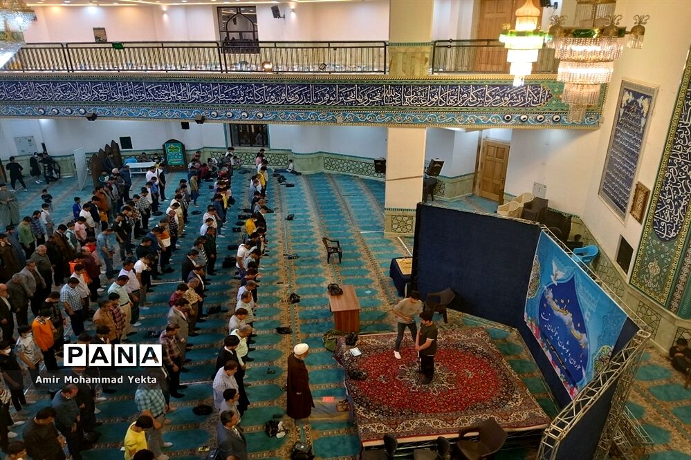 برگزاری مراسم جشن تکلیف پسران آموزشگاه متوسطه اندیشه