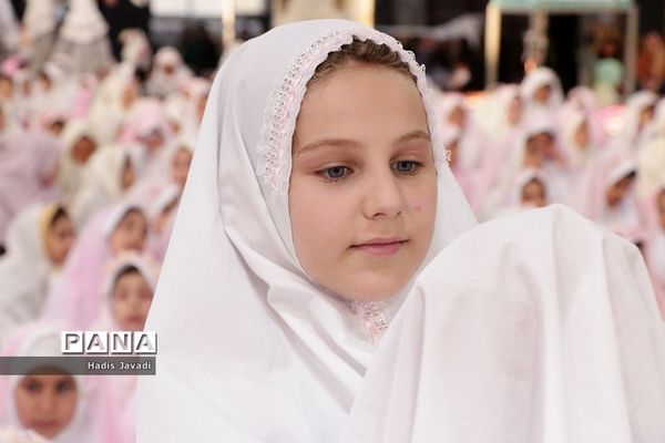 جشن بزرگ ۱۶۰۰ نفره روزه اولی‌ها در بهارستان‌دو