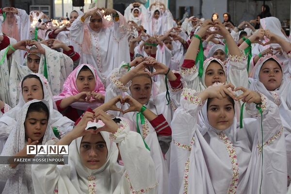 جشن بزرگ ۱۶۰۰ نفره روزه اولی‌ها در بهارستان‌دو