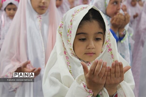 جشن بزرگ ۱۶۰۰ نفره روزه اولی‌ها در بهارستان‌دو