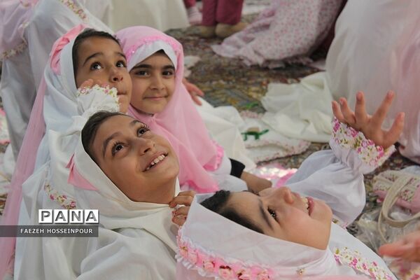 جشن بزرگ ۱۶۰۰ نفره روزه اولی‌ها در بهارستان‌دو