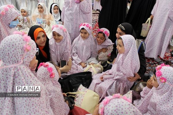 جشن بزرگ ۱۶۰۰ نفره روزه اولی‌ها در بهارستان‌دو