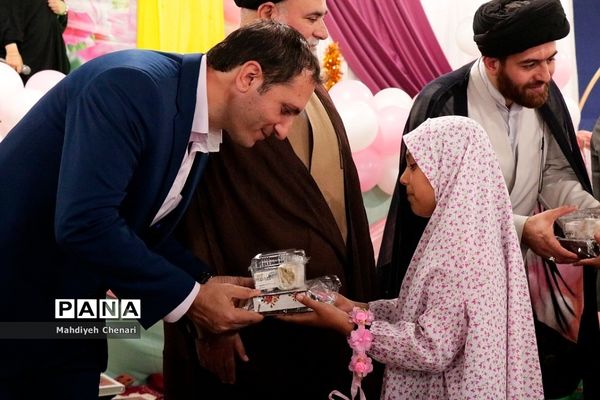 جشن بزرگ ۱۶۰۰ نفره روزه اولی‌ها در بهارستان‌دو