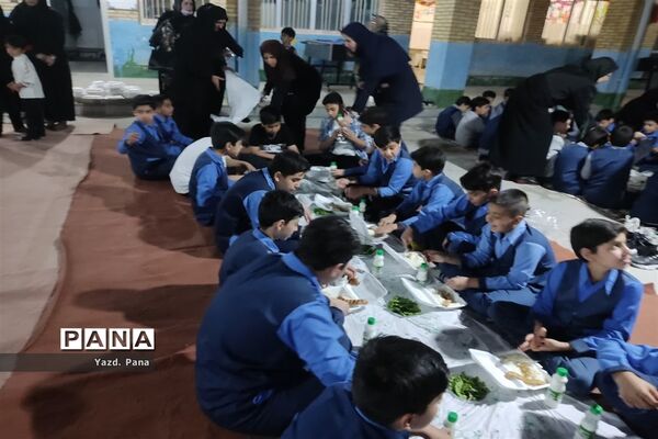 برگزاری مراسم هیات دانش‌آموزی دبستان آذر یزدی ناحیه یک یزد