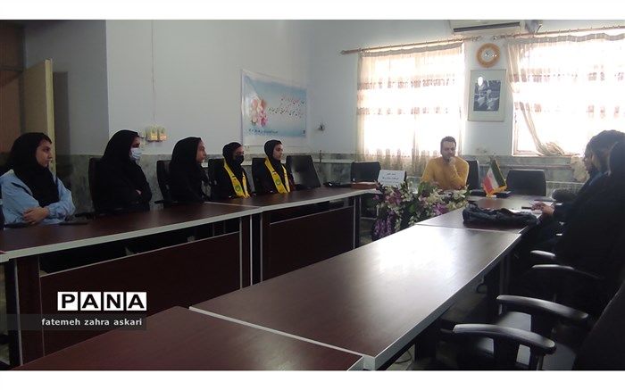 دانش‌آموز خبرنگاران رسالت مهمی در بیان ظرفیت‌ها و دستاوردهای آموزشی و تربیتی دارند