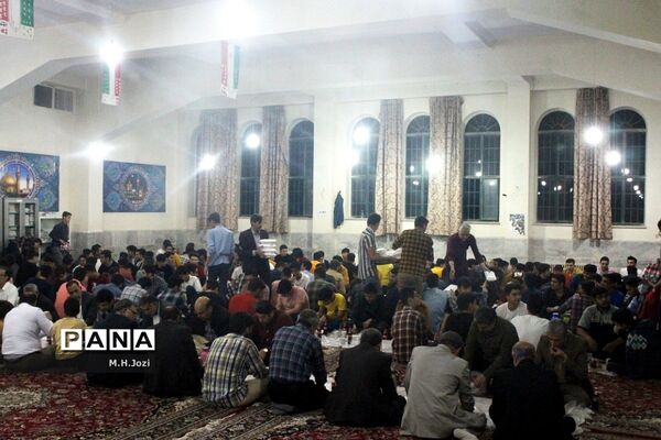نشست تریبون آزاد دانش‌آموزی در دبیرستان شاهد جواد الائمه قم
